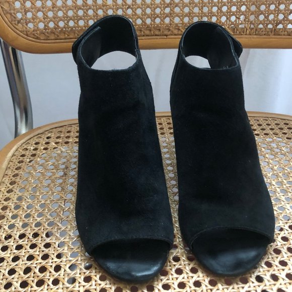 Steve Madden Black Suede 'Nonstp' Block Heels (Peep Toe and Cutout) - Picture 5 of 11